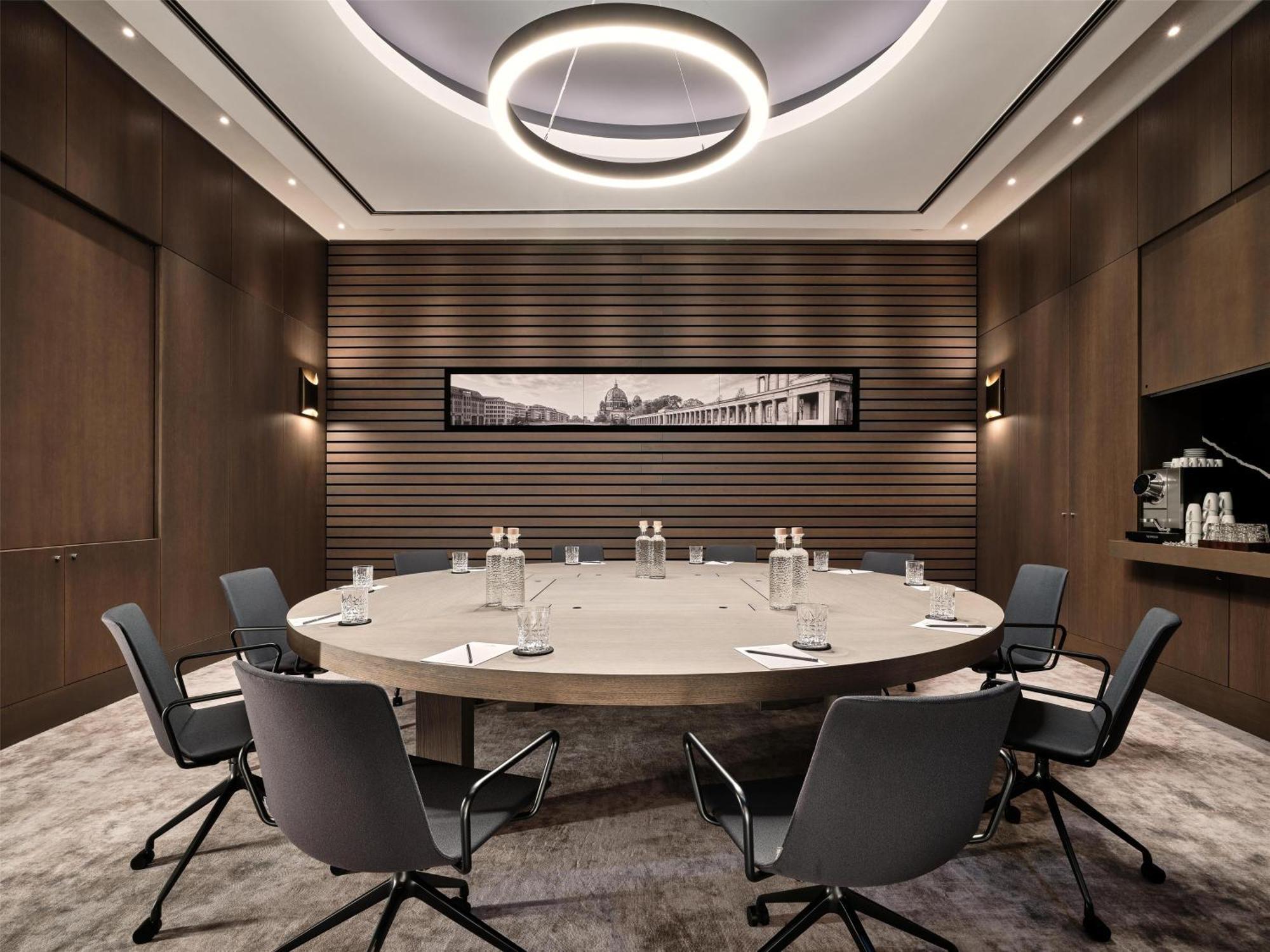 Radisson Collection Hotel, Hotel